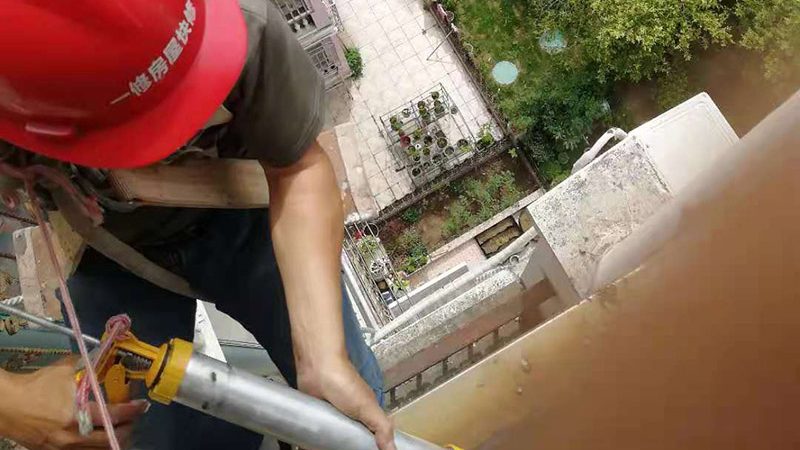 水性防水涂料与油性防水涂料：区别与应用解析